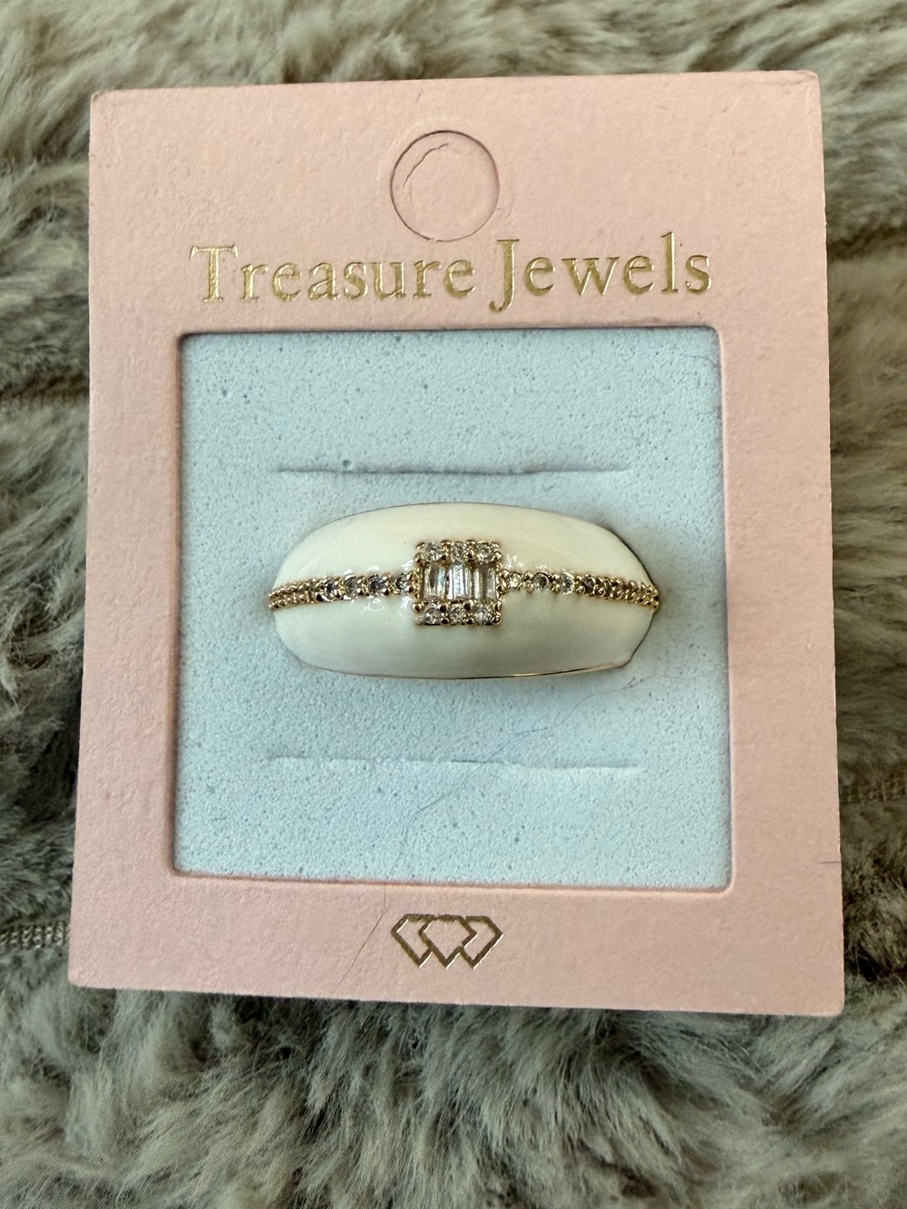 NWT by Treasure Jewels-White/Cream Enamel Adjustable Ring!